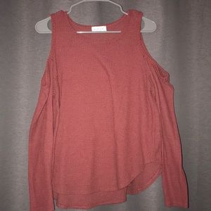 Cut off shoulder long sleeve shirt